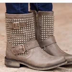 Steve Madden Studded Boots "EUC"